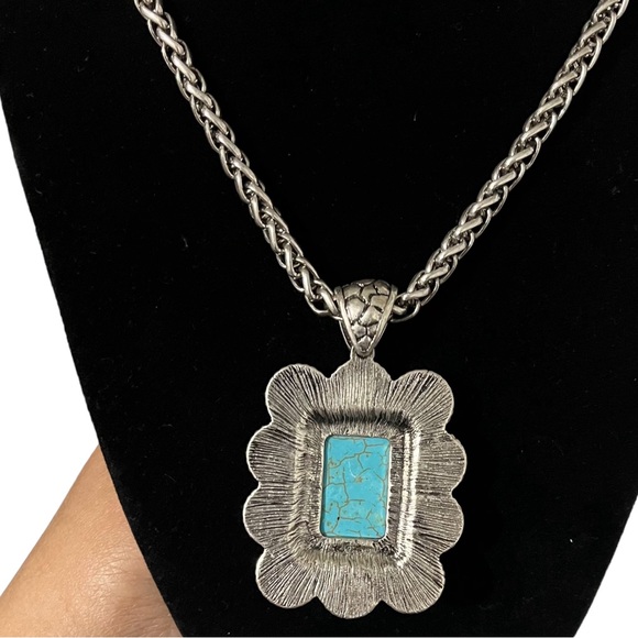 Howard’s Turquoise Silver Chain  Necklace - Picture 5 of 5